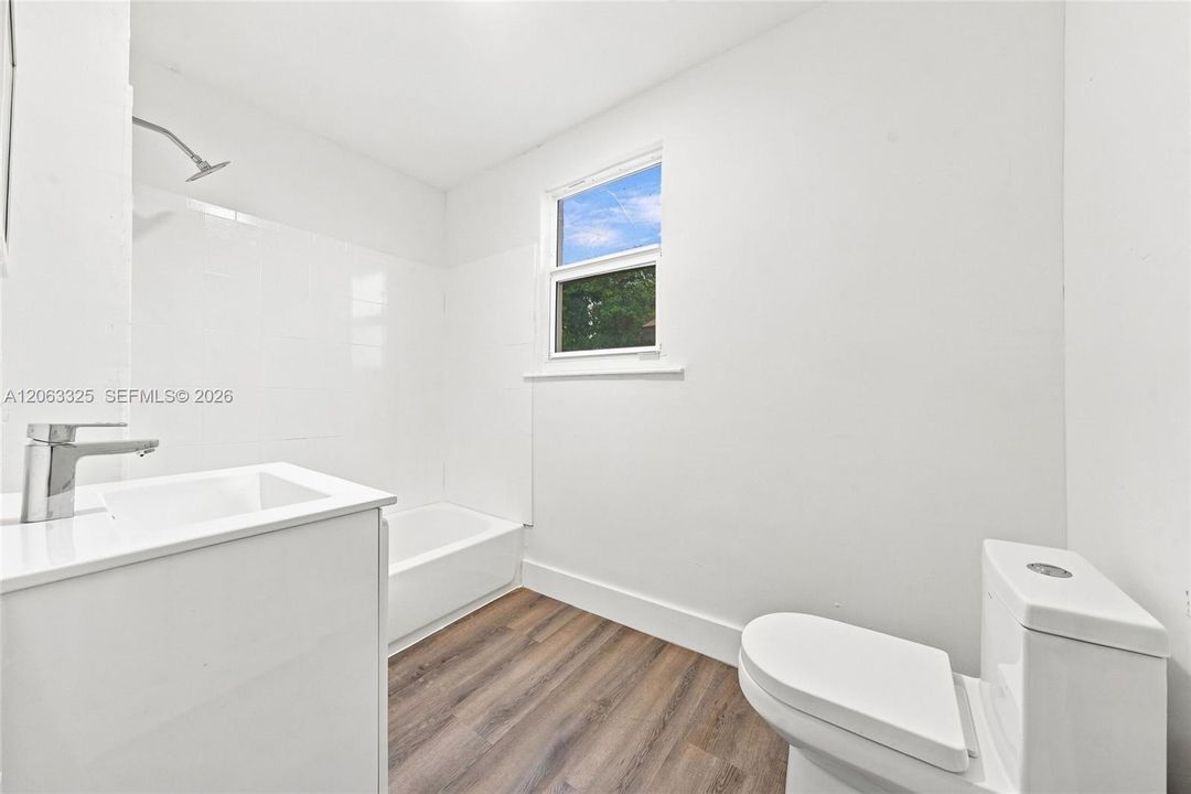 В аренду: $3,250 (3 спален, 1 ванн, 2330 Квадратных фут)