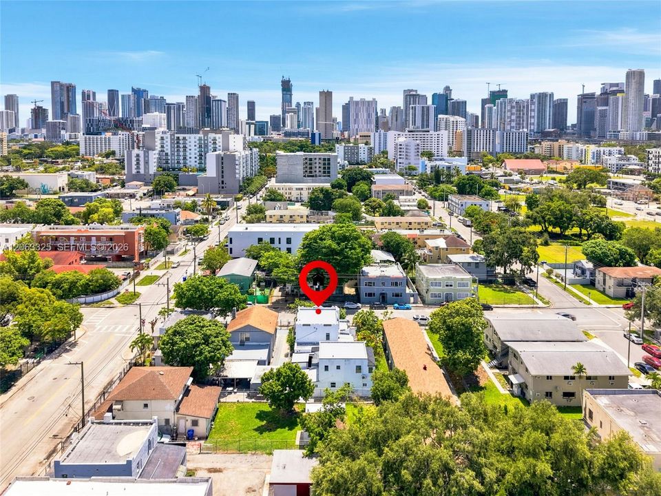 В аренду: $3,250 (3 спален, 1 ванн, 2330 Квадратных фут)