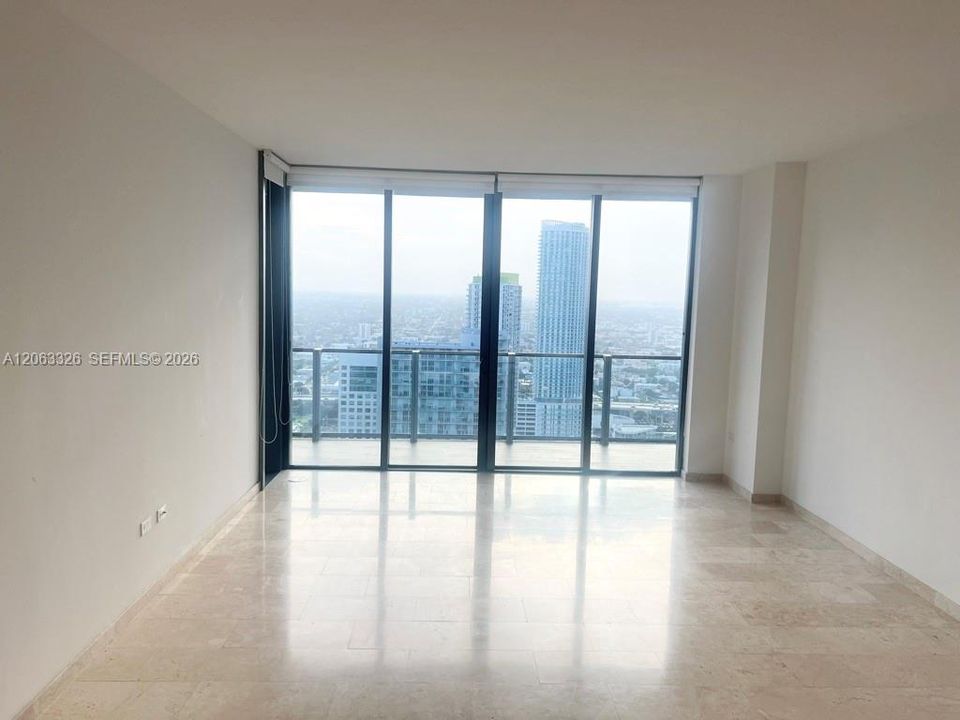 For Sale: $975,000 (2 beds, 2 baths, 1219 Square Feet)