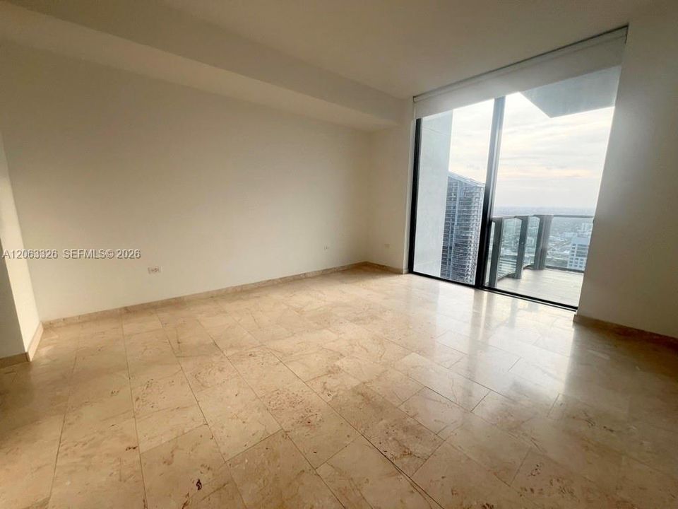 For Sale: $975,000 (2 beds, 2 baths, 1219 Square Feet)