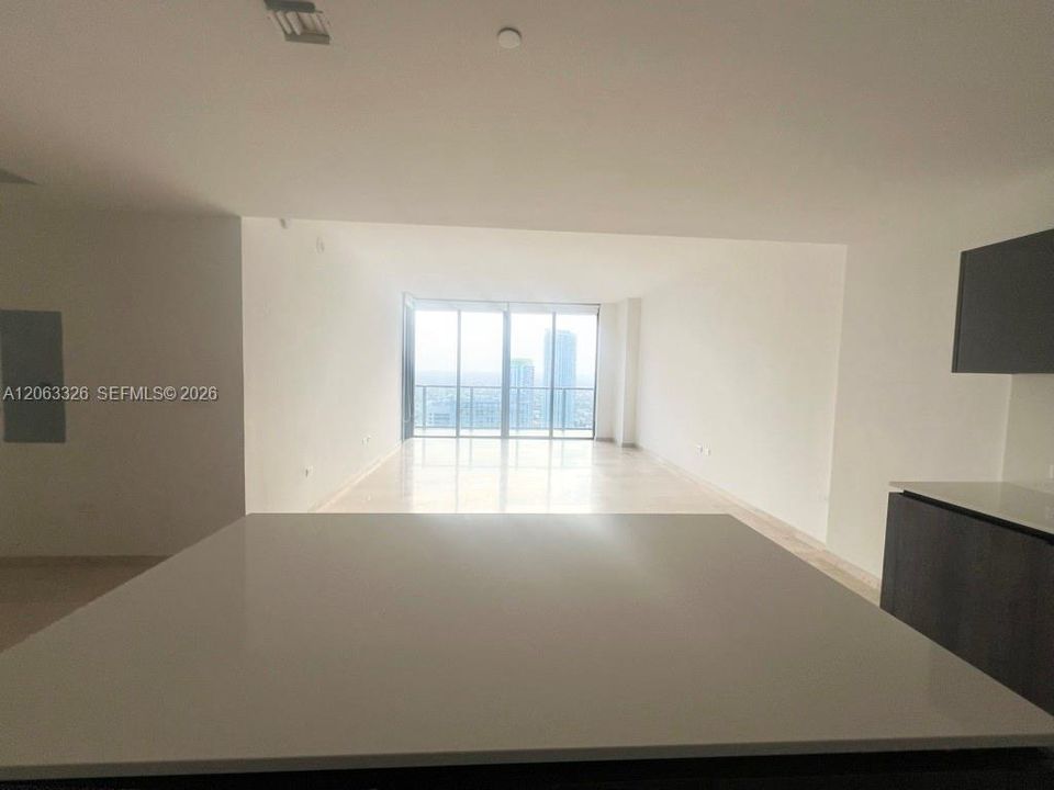 For Sale: $975,000 (2 beds, 2 baths, 1219 Square Feet)