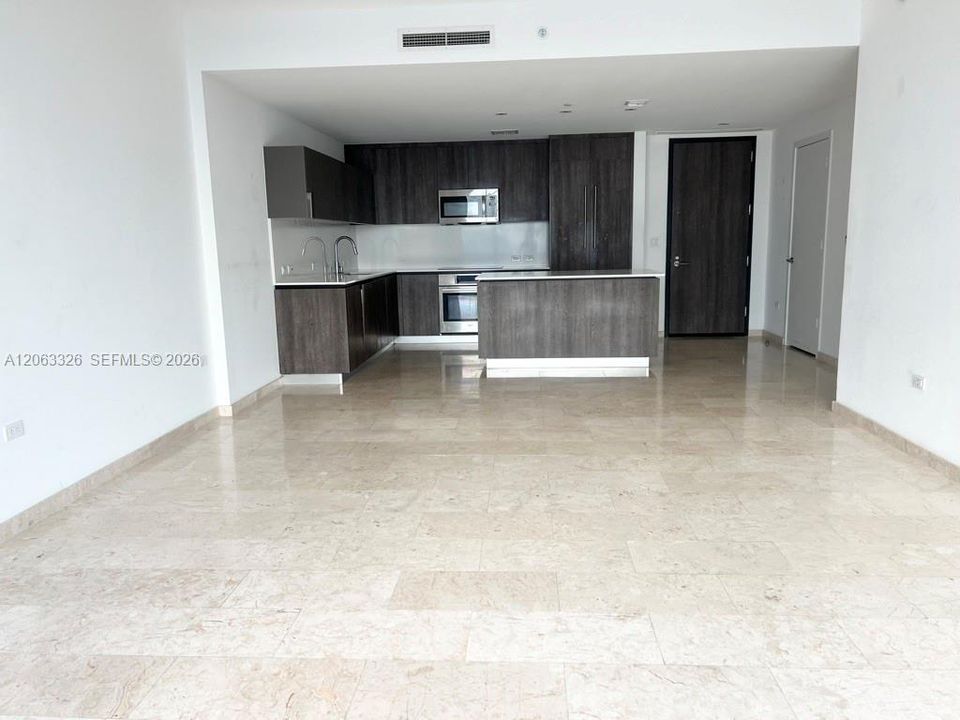 For Sale: $975,000 (2 beds, 2 baths, 1219 Square Feet)
