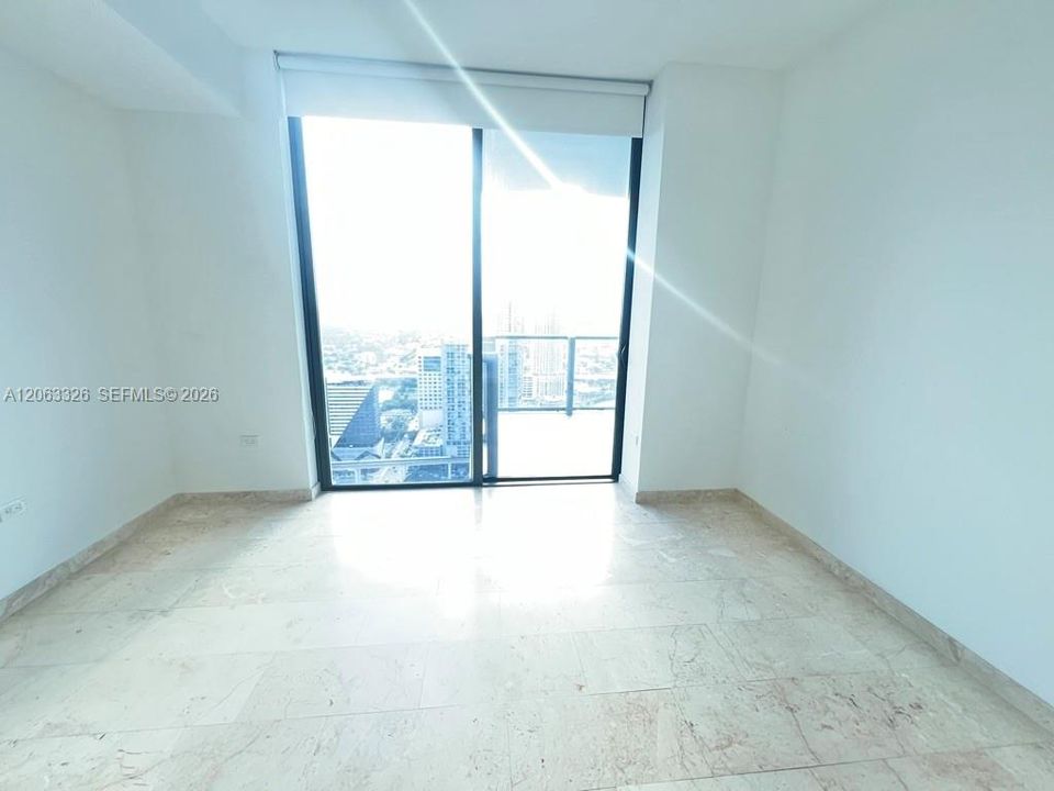 For Sale: $975,000 (2 beds, 2 baths, 1219 Square Feet)