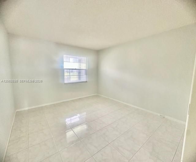 В аренду: $1,900 (2 спален, 1 ванн, 953 Квадратных фут)
