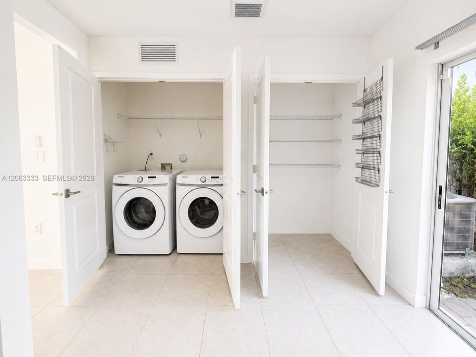 En Renta: $2,300 (2 camas, 2 baños, 1208 Pies cuadrados)