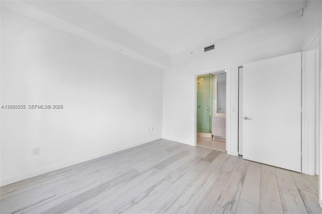 For Sale: $1,100,000 (2 beds, 3 baths, 1187 Square Feet)
