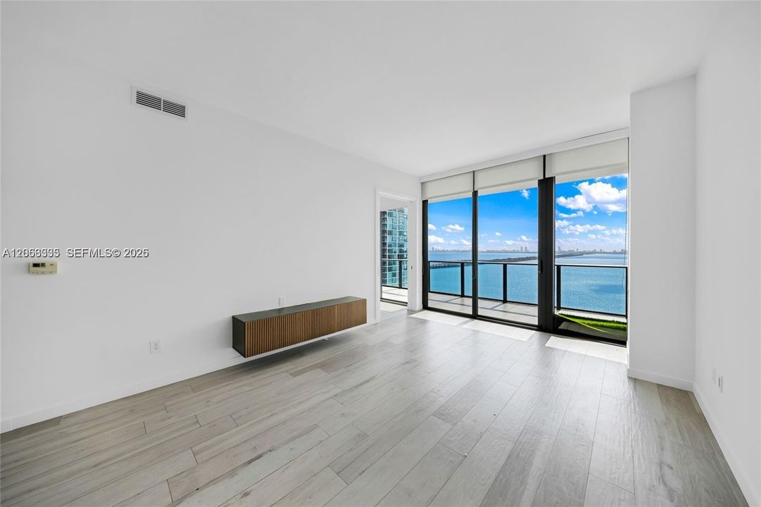 For Sale: $1,100,000 (2 beds, 3 baths, 1187 Square Feet)