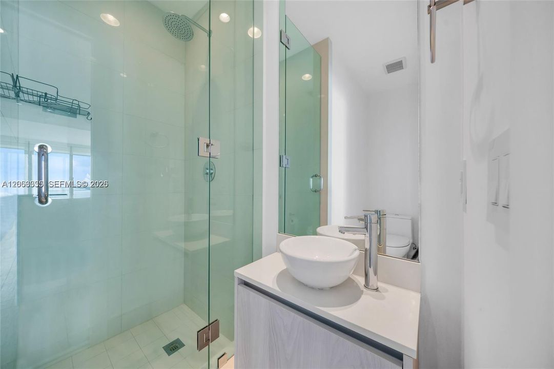 For Sale: $1,100,000 (2 beds, 3 baths, 1187 Square Feet)