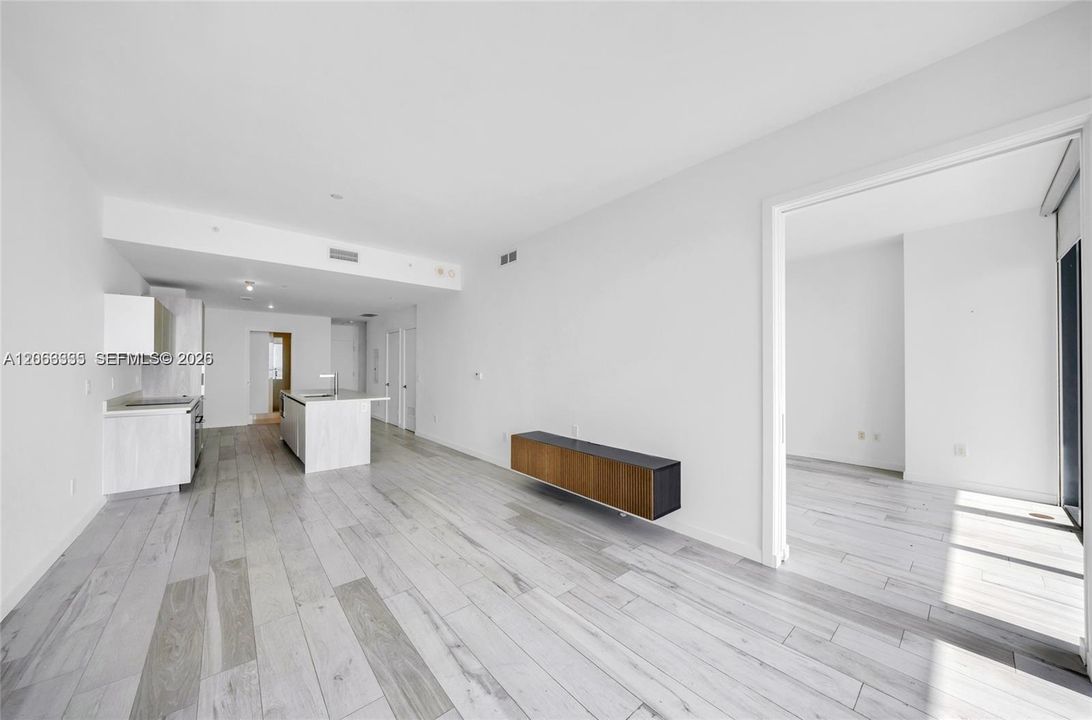 For Sale: $1,100,000 (2 beds, 3 baths, 1187 Square Feet)