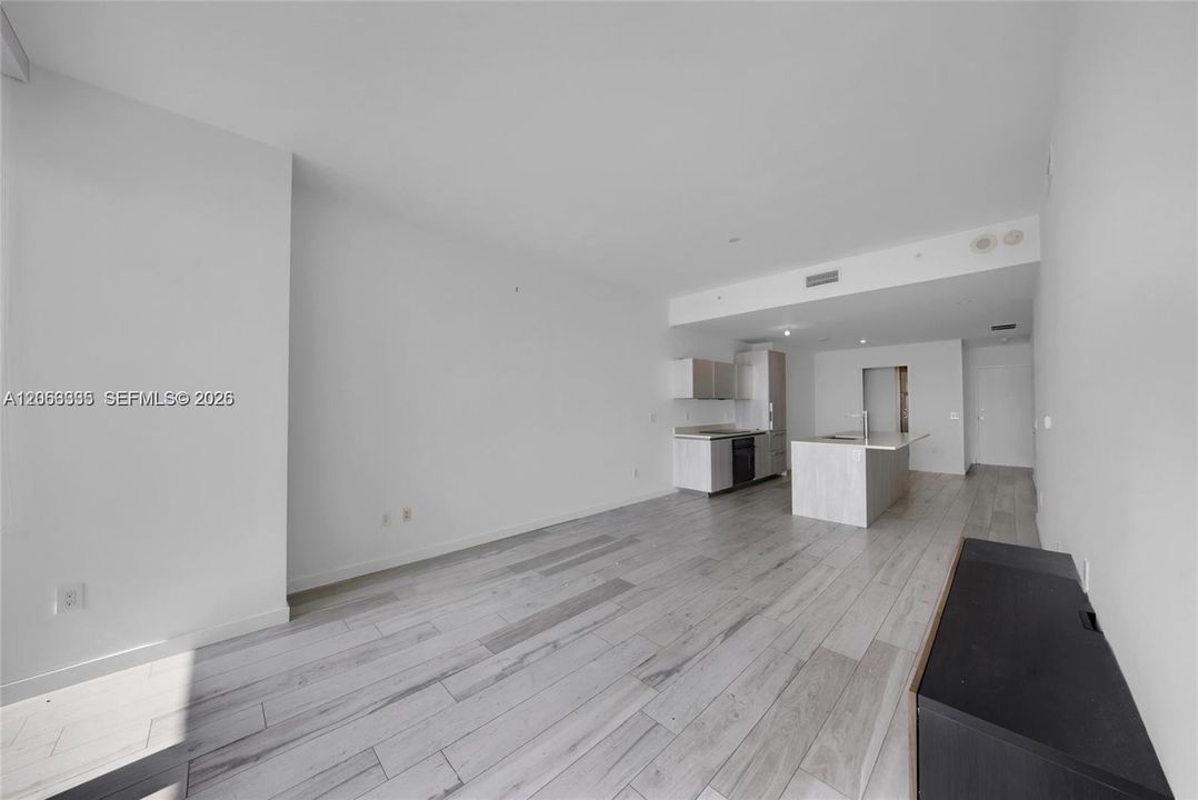 For Sale: $1,100,000 (2 beds, 3 baths, 1187 Square Feet)