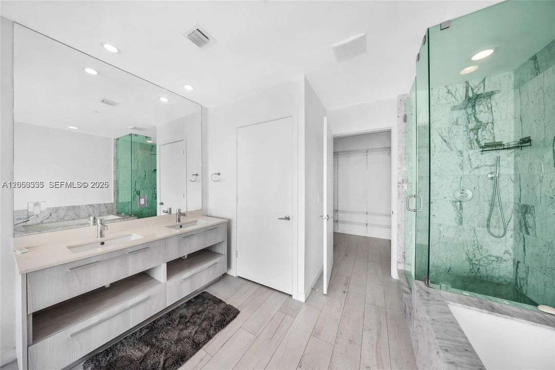 For Sale: $1,100,000 (2 beds, 3 baths, 1187 Square Feet)