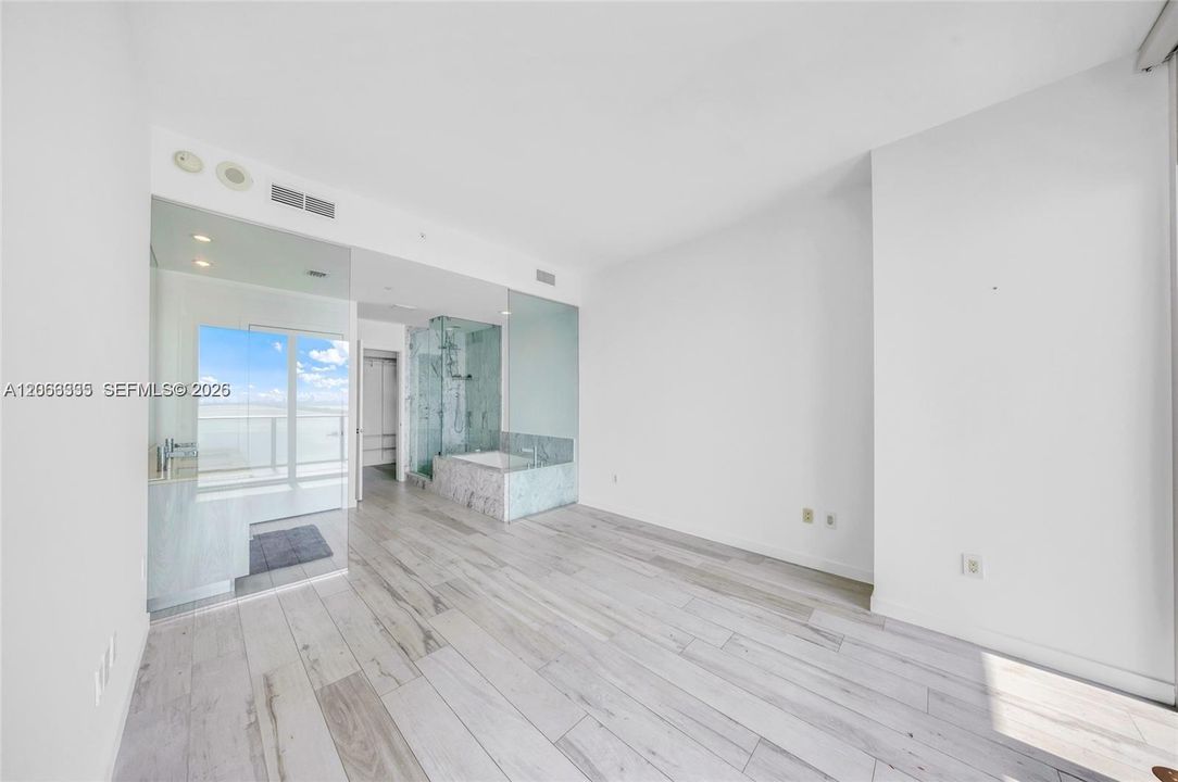 For Sale: $1,100,000 (2 beds, 3 baths, 1187 Square Feet)