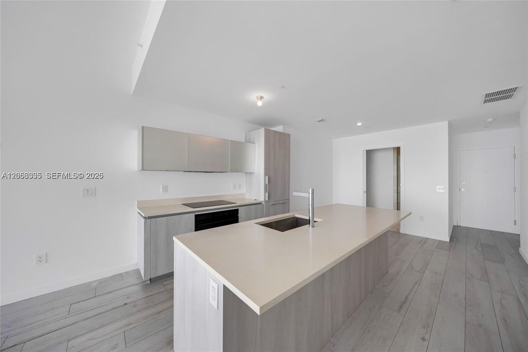 For Sale: $1,100,000 (2 beds, 3 baths, 1187 Square Feet)