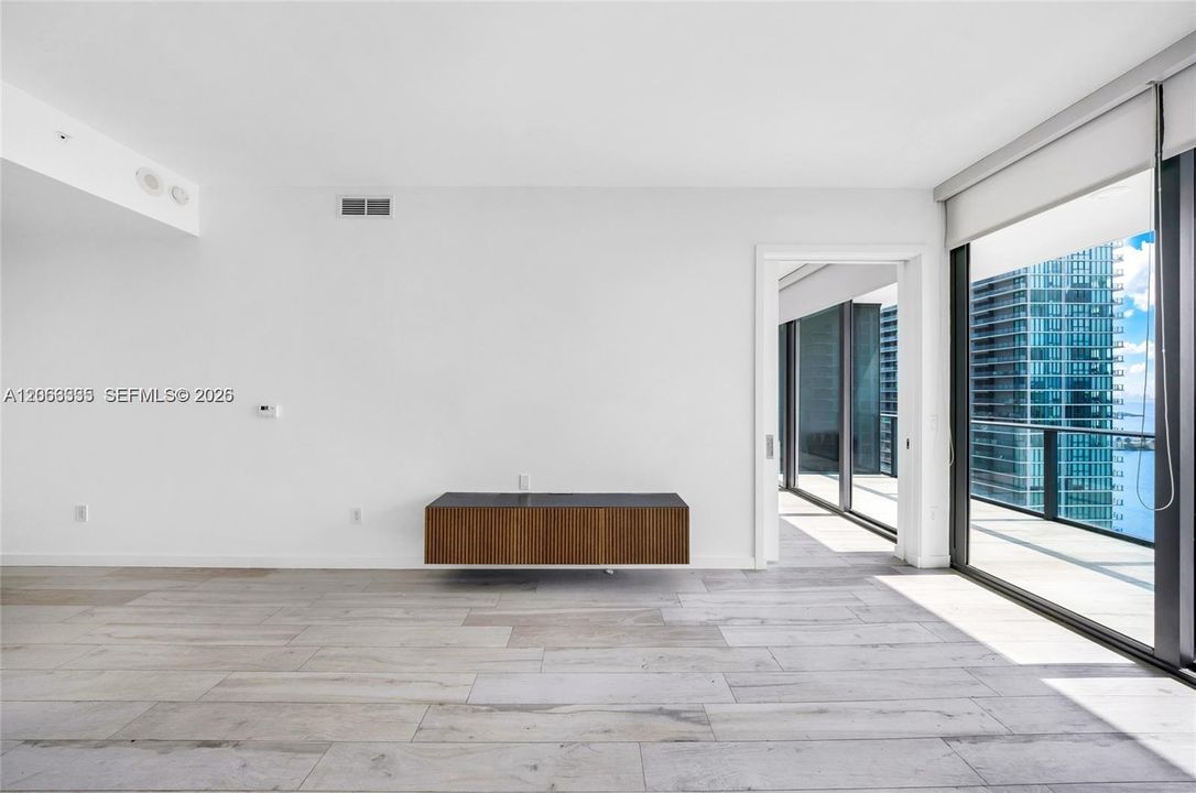 For Sale: $1,100,000 (2 beds, 3 baths, 1187 Square Feet)