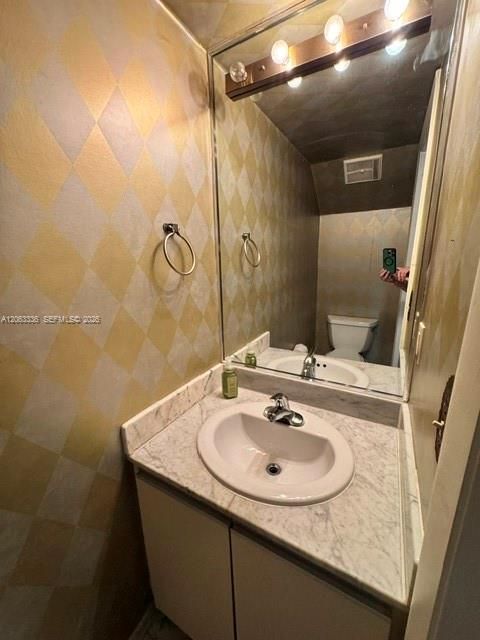 For Rent: $2,700 (2 beds, 1 baths, 1152 Square Feet)