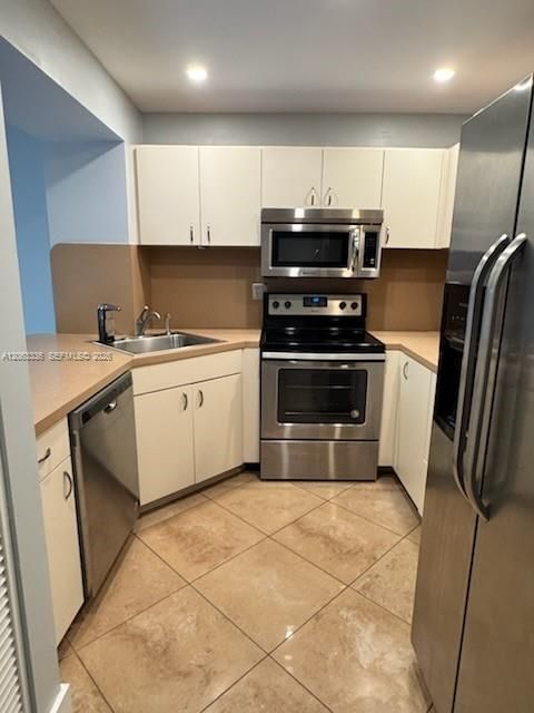For Rent: $2,700 (2 beds, 1 baths, 1152 Square Feet)
