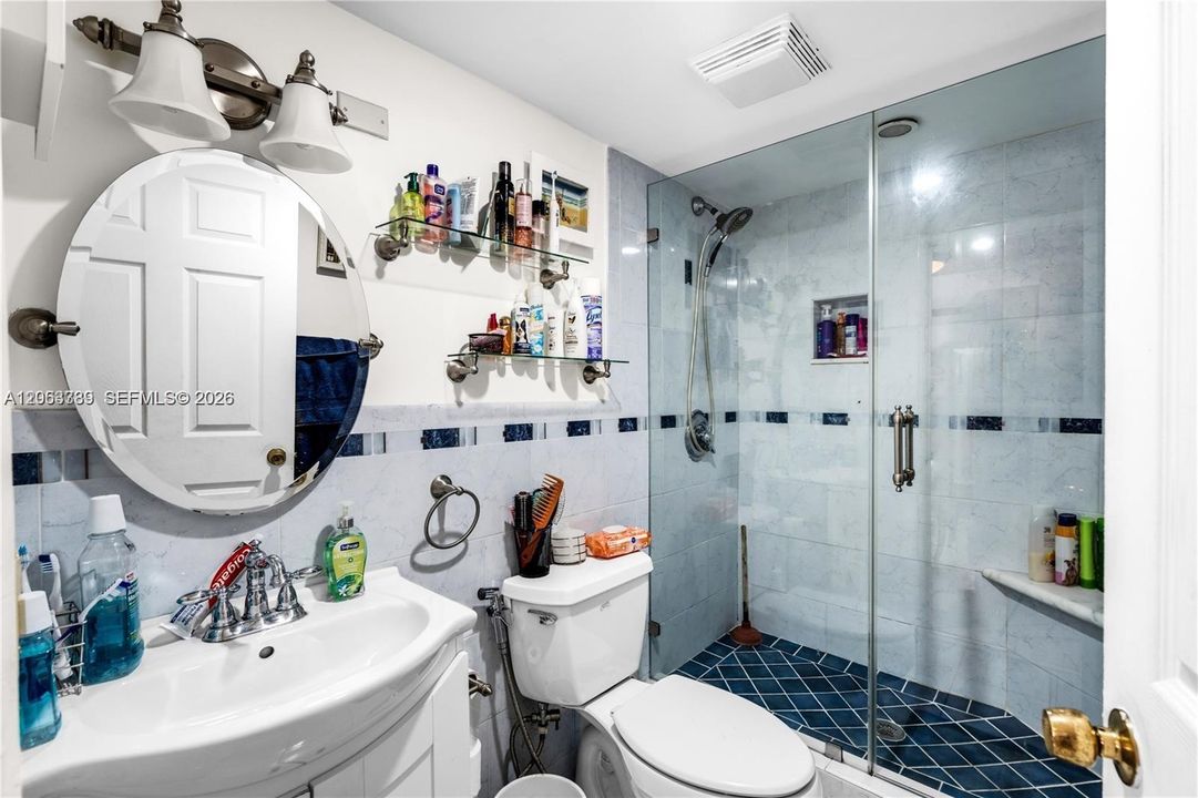 For Sale: $310,000 (3 beds, 2 baths, 1240 Square Feet)