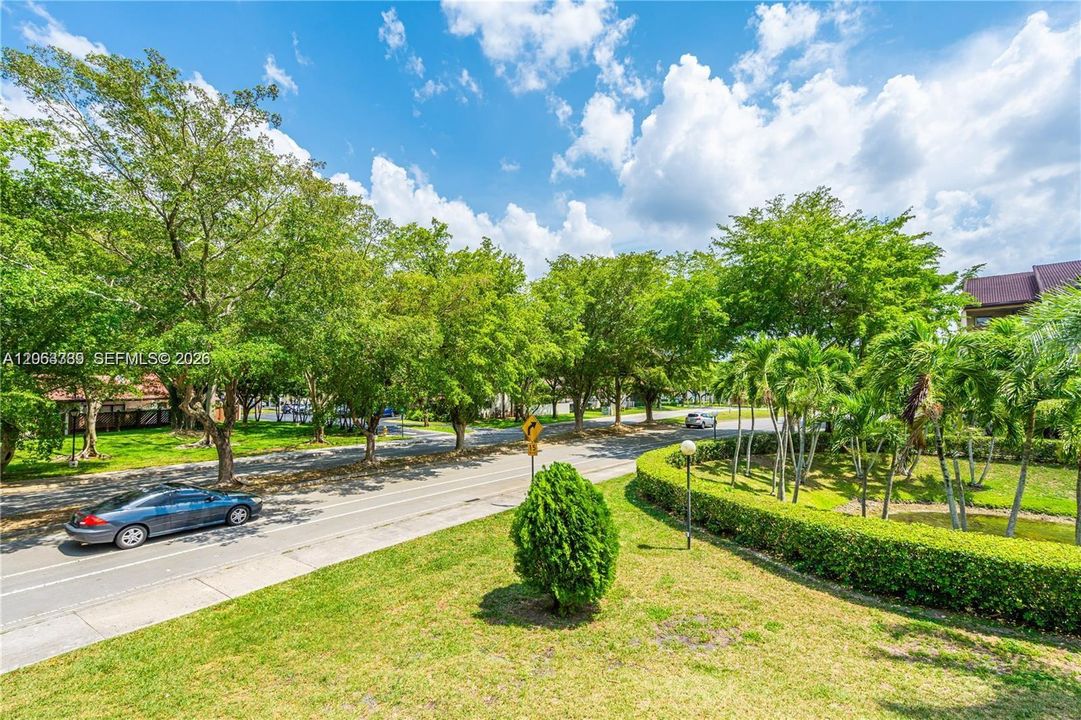 For Sale: $310,000 (3 beds, 2 baths, 1240 Square Feet)
