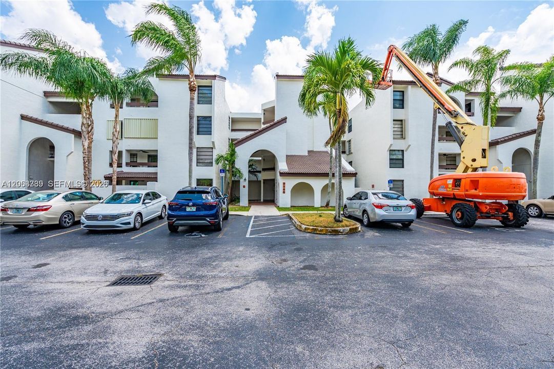 For Sale: $310,000 (3 beds, 2 baths, 1240 Square Feet)