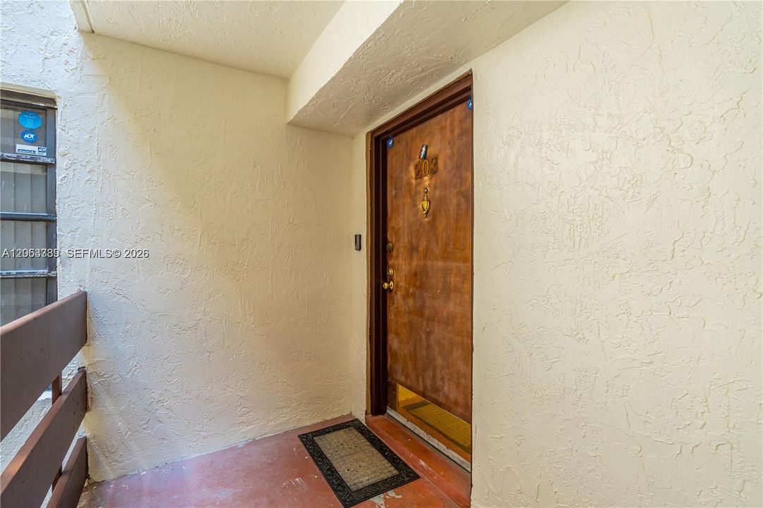 For Sale: $310,000 (3 beds, 2 baths, 1240 Square Feet)