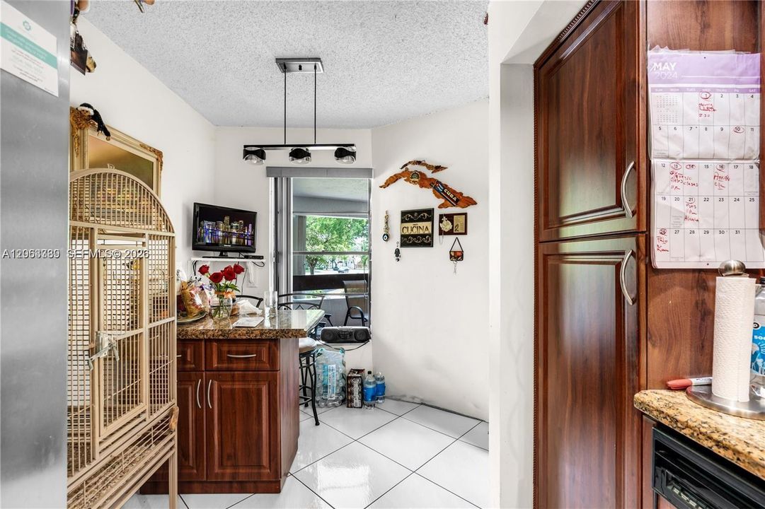 For Sale: $310,000 (3 beds, 2 baths, 1240 Square Feet)