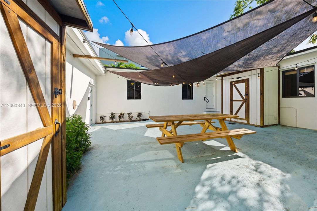В аренду: $4,500 (3 спален, 2 ванн, 1050 Квадратных фут)