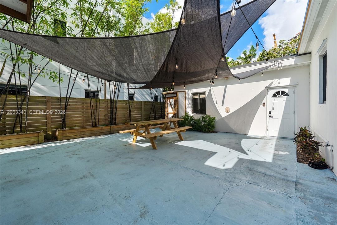 В аренду: $4,500 (3 спален, 2 ванн, 1050 Квадратных фут)