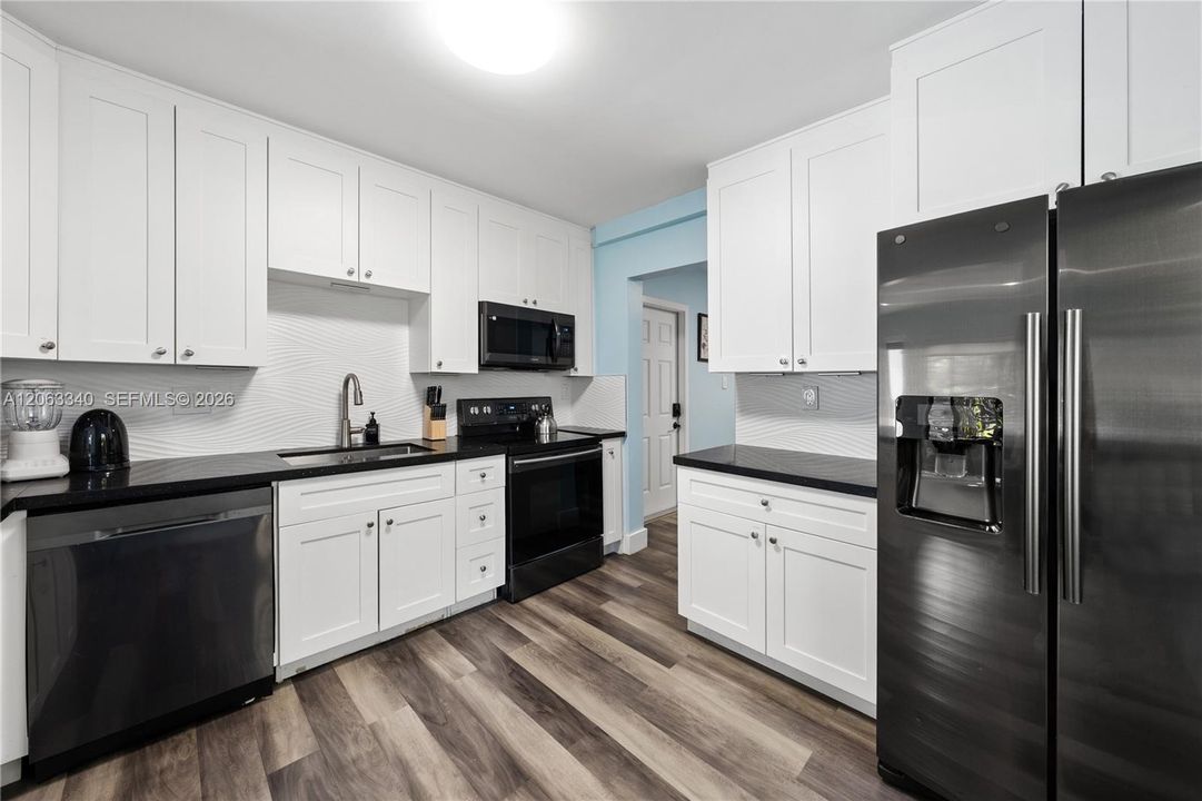 В аренду: $4,500 (3 спален, 2 ванн, 1050 Квадратных фут)