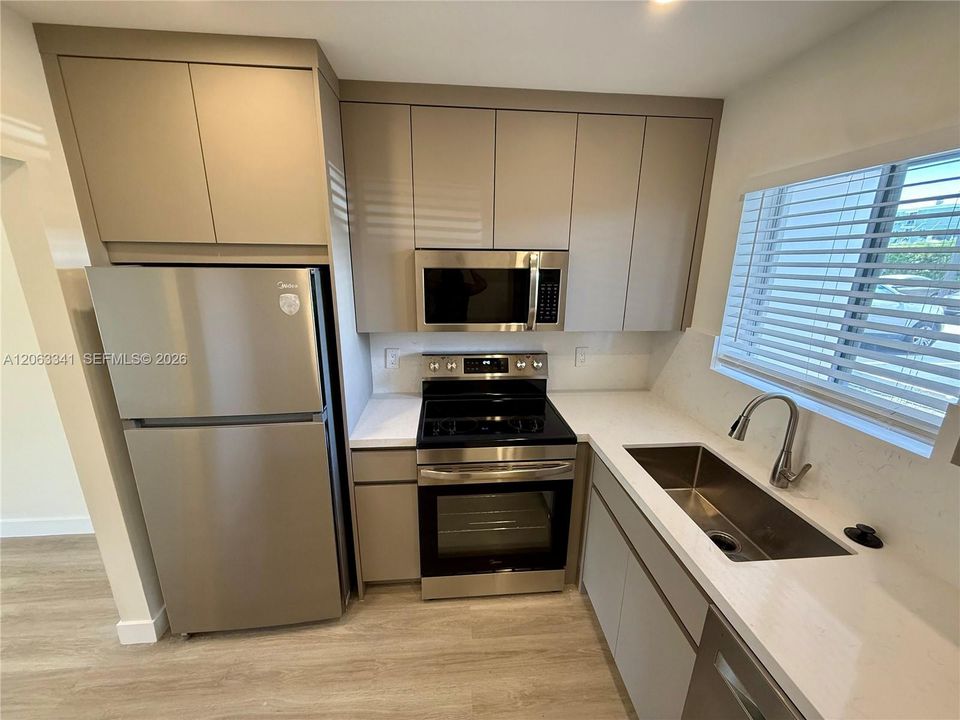 В аренду: $2,450 (2 спален, 2 ванн, 1200 Квадратных фут)
