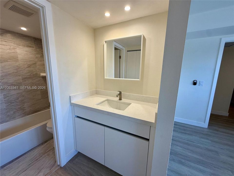 В аренду: $2,450 (2 спален, 2 ванн, 1200 Квадратных фут)