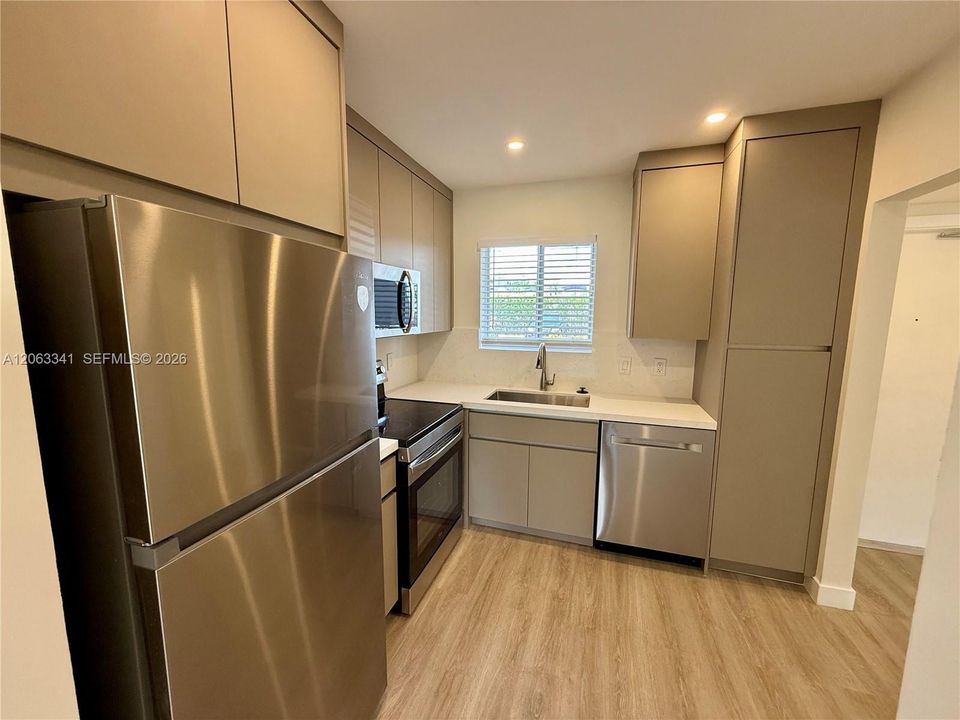 В аренду: $2,450 (2 спален, 2 ванн, 1200 Квадратных фут)