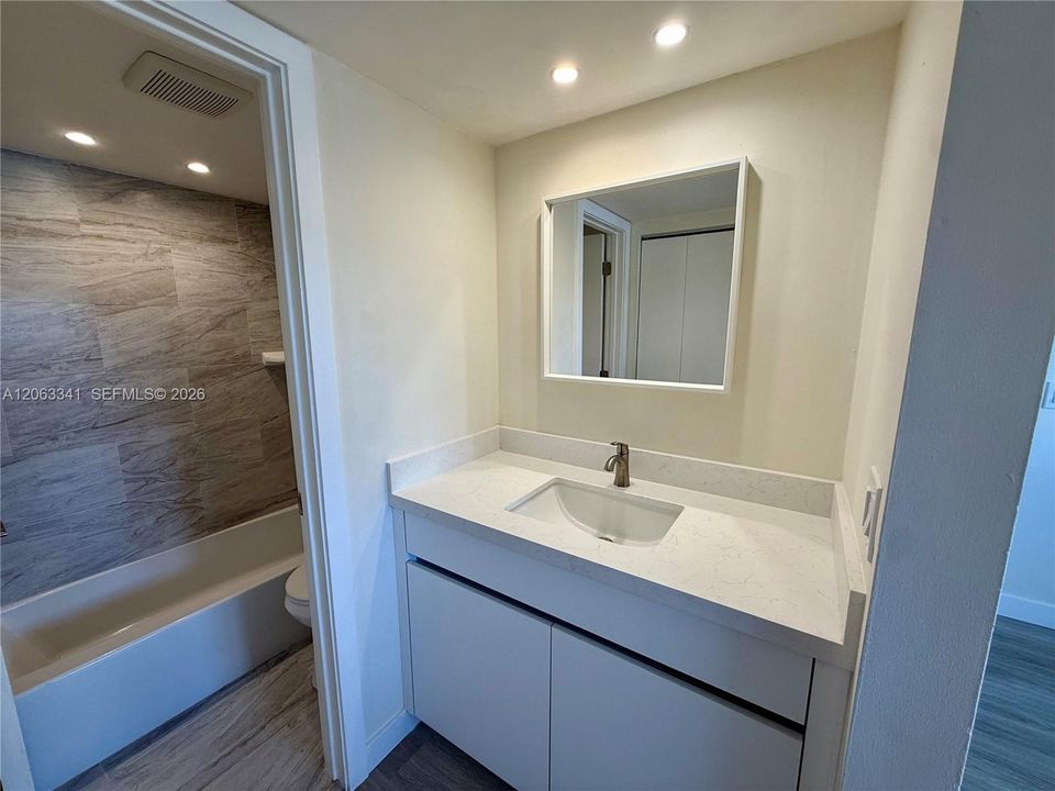 В аренду: $2,450 (2 спален, 2 ванн, 1200 Квадратных фут)