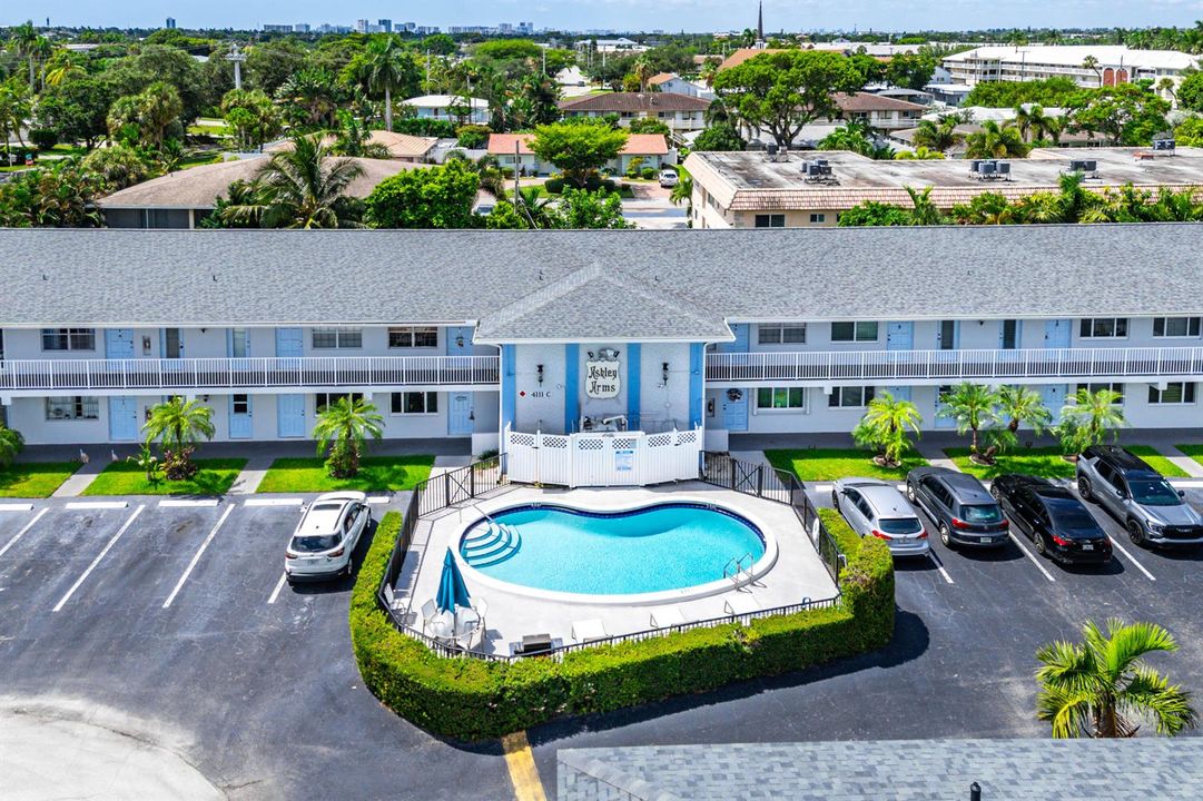 023-4111Northeast21stWay-204-LighthouseP