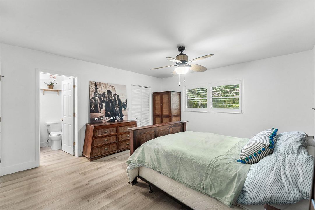 016-4111Northeast21stWay-204-LighthouseP