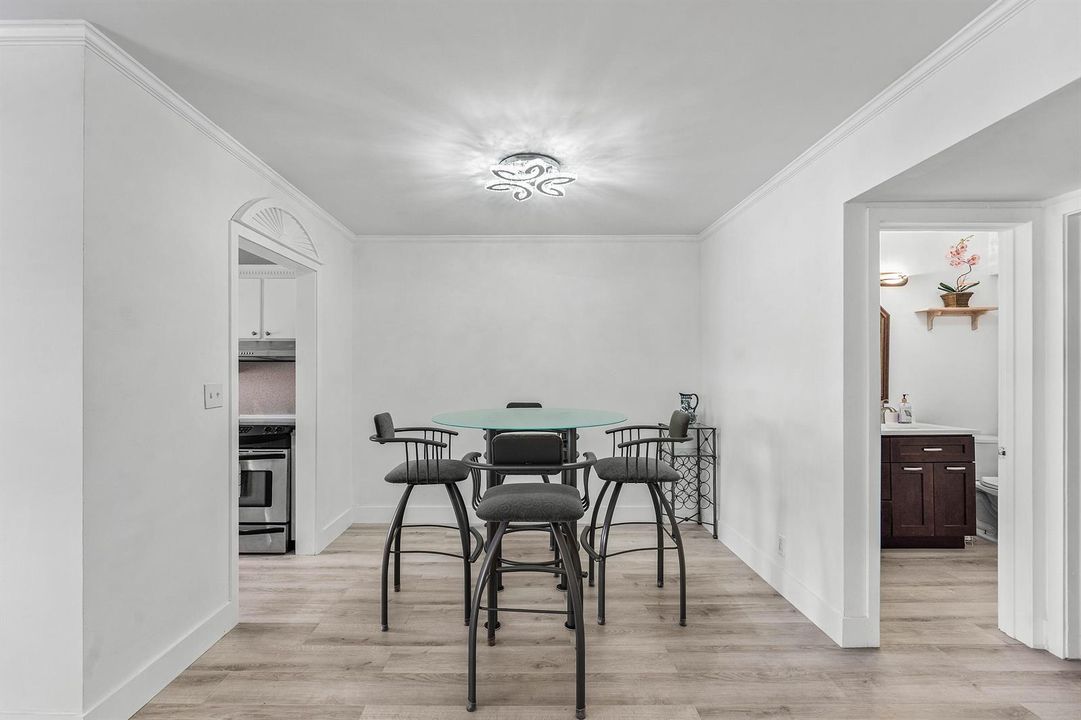 009-4111Northeast21stWay-204-LighthouseP