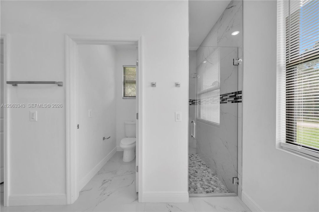 На продажу: $380,000 (3 спален, 2 ванн, 1759 Квадратных фут)