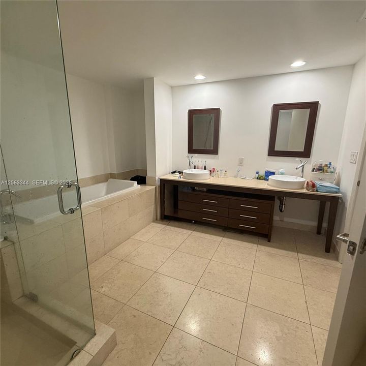 For Rent: $4,500 (2 beds, 2 baths, 1167 Square Feet)