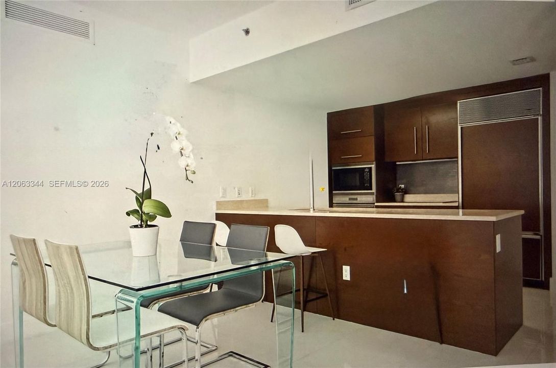 For Rent: $4,500 (2 beds, 2 baths, 1167 Square Feet)