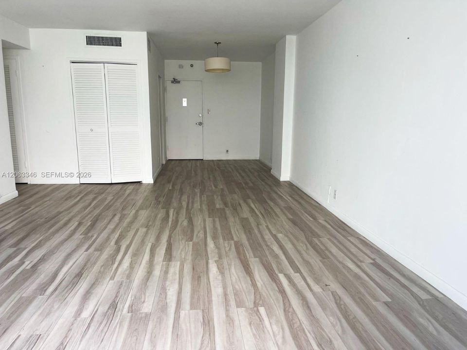 В аренду: $3,495 (1 спален, 1 ванн, 852 Квадратных фут)