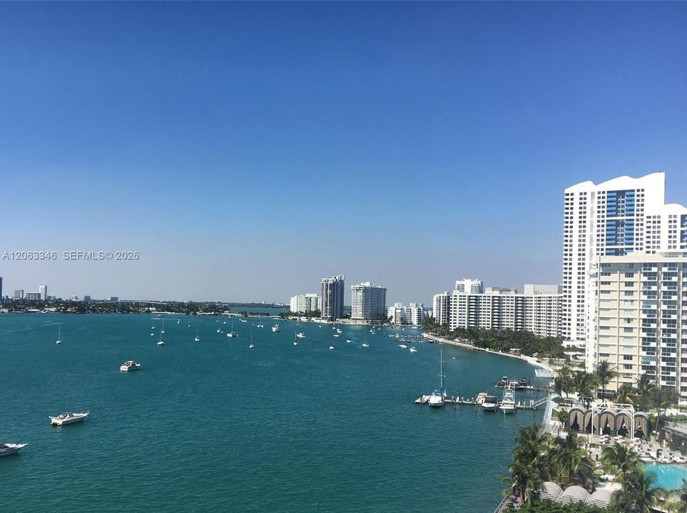 В аренду: $3,495 (1 спален, 1 ванн, 852 Квадратных фут)