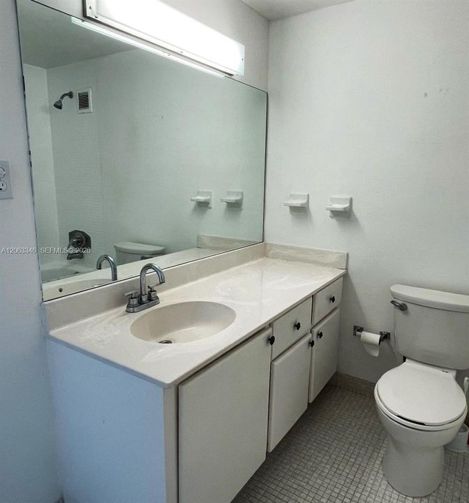В аренду: $3,495 (1 спален, 1 ванн, 852 Квадратных фут)