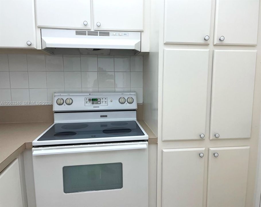 В аренду: $3,495 (1 спален, 1 ванн, 852 Квадратных фут)