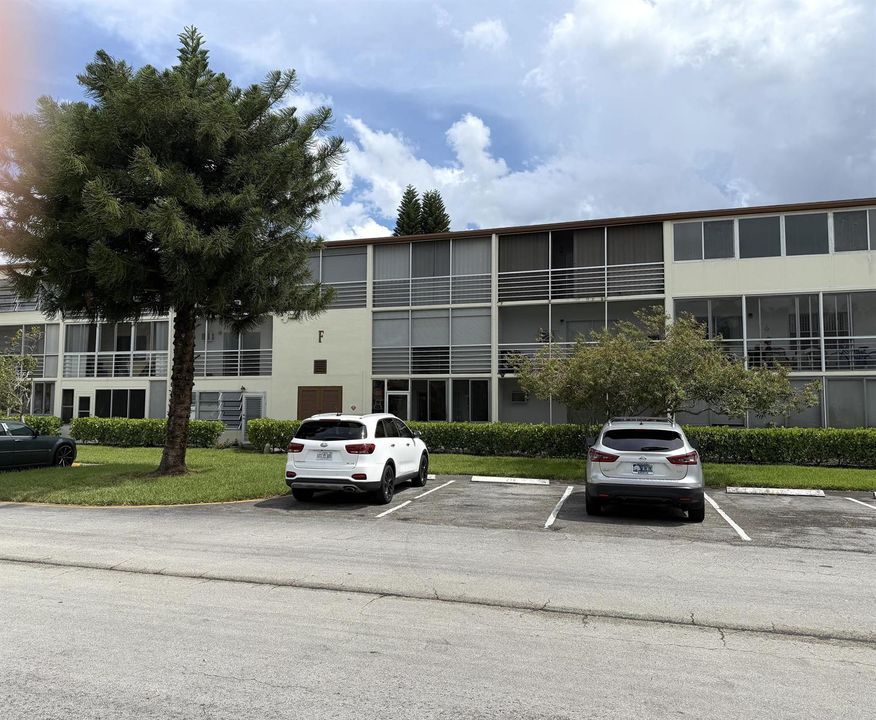 01_BUILDING_EXTERIOR