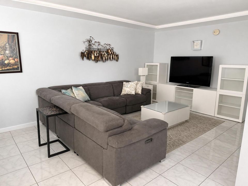 05_LIVING_ROOM_MAIN