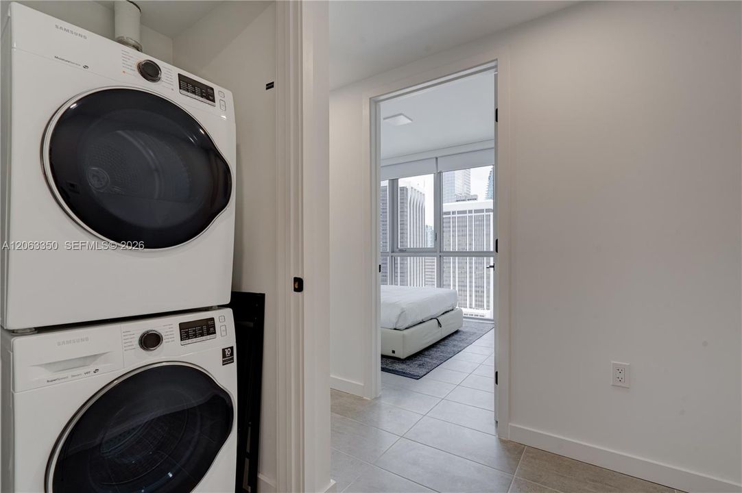 For Sale: $473,000 (1 beds, 1 baths, 597 Square Feet)