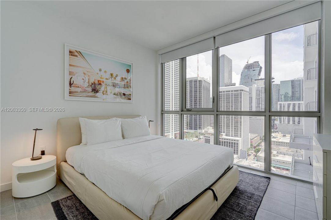 For Sale: $473,000 (1 beds, 1 baths, 597 Square Feet)