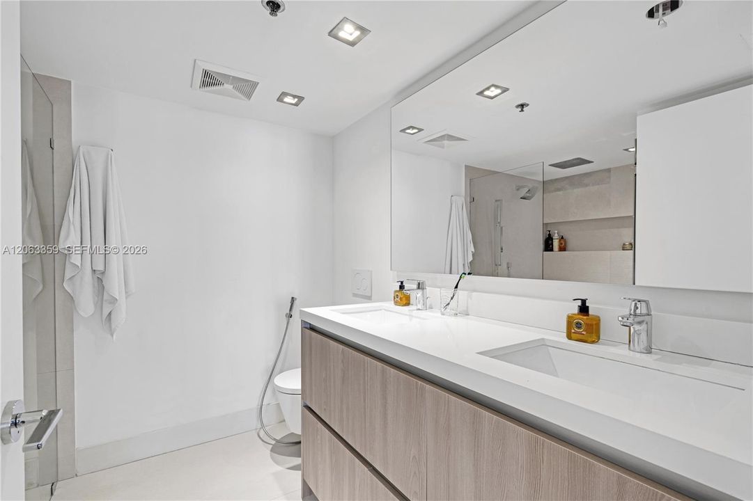 На продажу: $1,599,900 (2 спален, 2 ванн, 1531 Квадратных фут)
