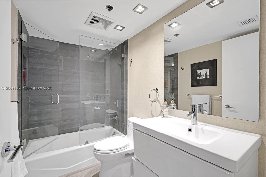2nd Bathroom