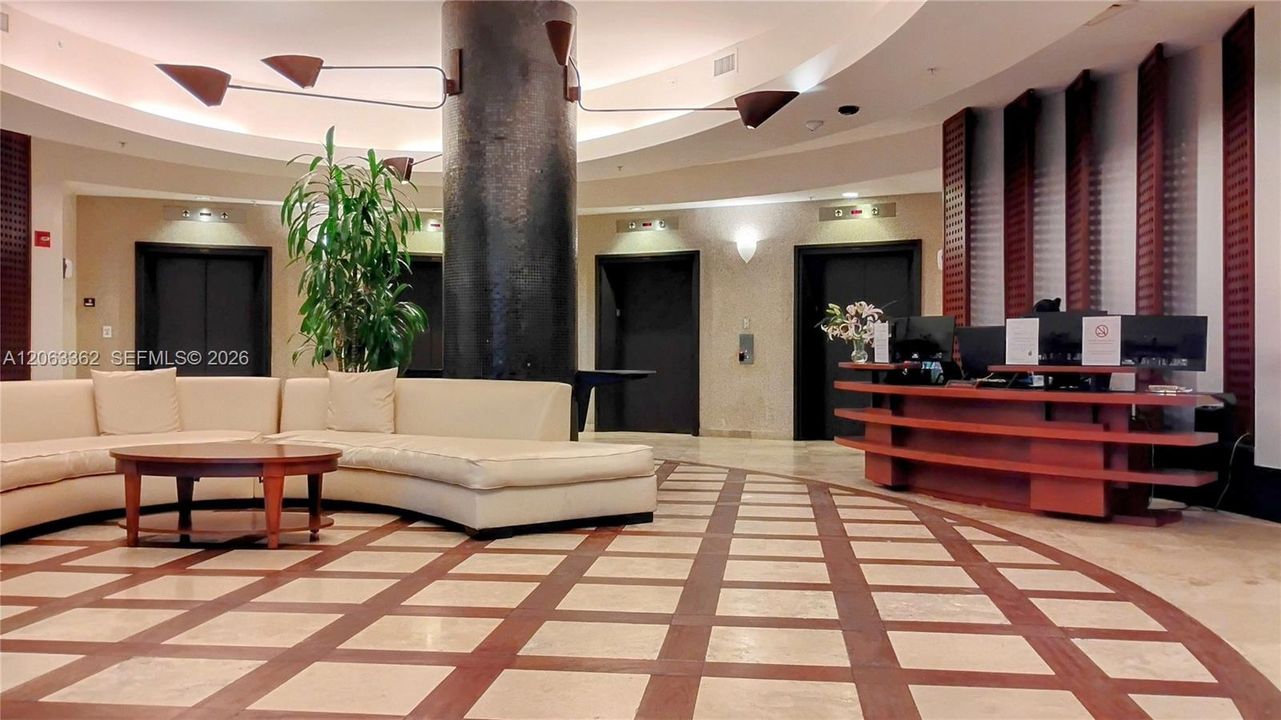 24/7 attended lobby