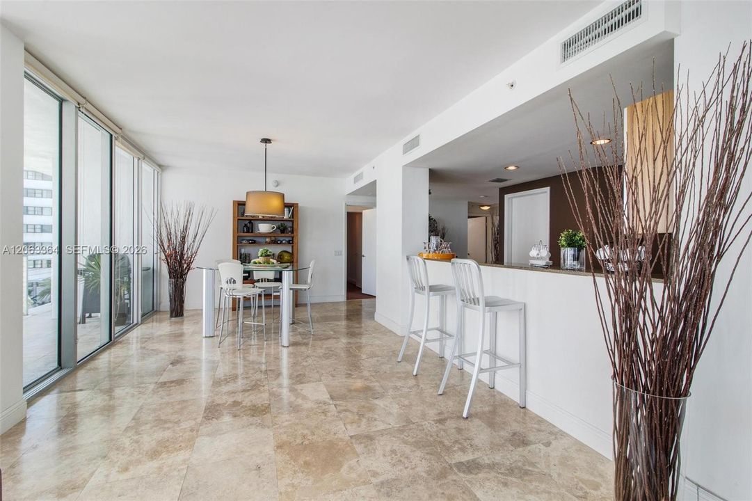 В аренду: $3,400 (2 спален, 2 ванн, 1316 Квадратных фут)